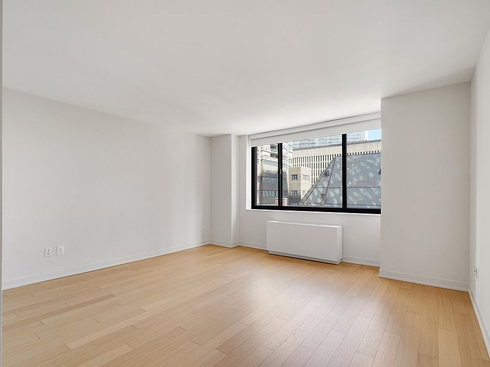 1st image of 1 Columbus Pl APT N7c