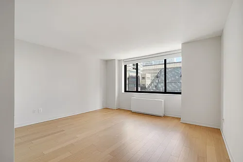 1 Columbus Pl Photo 1