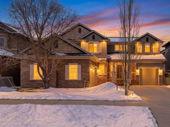 729 Canoe Ave SW, Airdrie, AB T4B 3K5