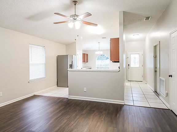 5th image of 1719 Ashwood Cir