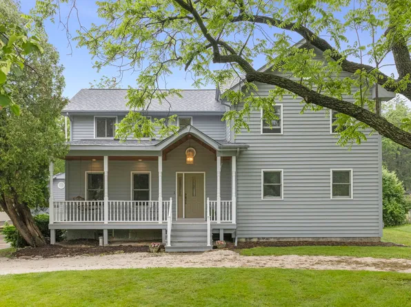 27W268 Hoy Rd, Warrenville, IL 60555