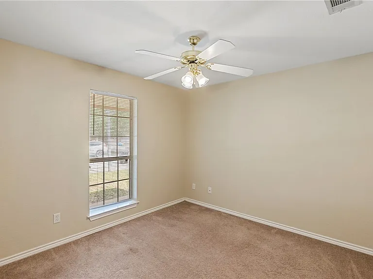 912 Willow Pond St — Photo 16