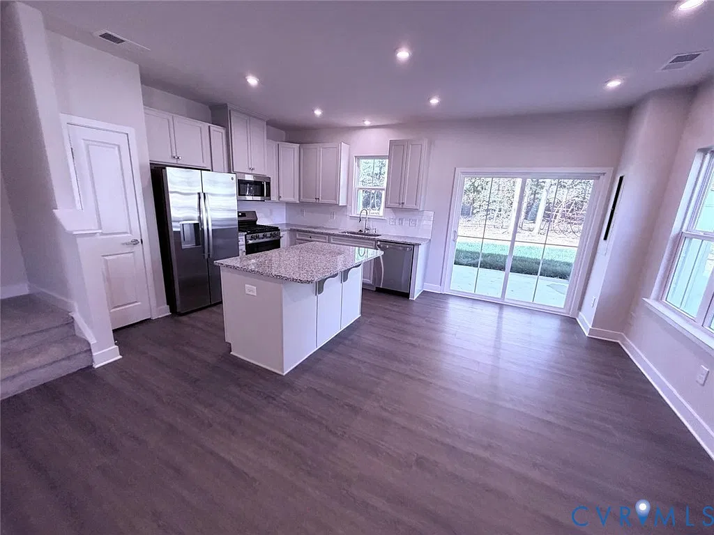 3 bed, 2.5 bath, 1638 sqft, $2,350 — Photo 4