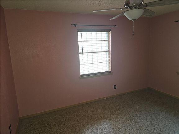 4th image of 1109 Dunstan Dr