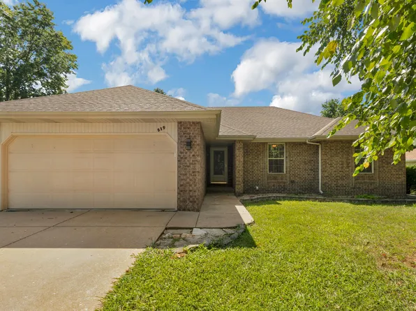 519 N Lynette Avenue, Republic, MO 65738