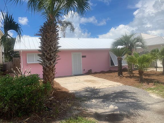 Welcome to 72 Gulf View Drive cottage on West End PCB