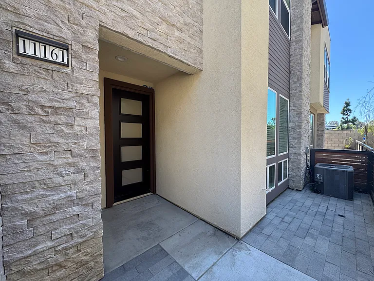 11161 Akarna Ct — Photo 42