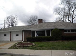 2911 N Easton Pl, Peoria, IL 61604