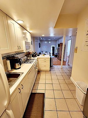4th image of 337 E 33rd St #1A