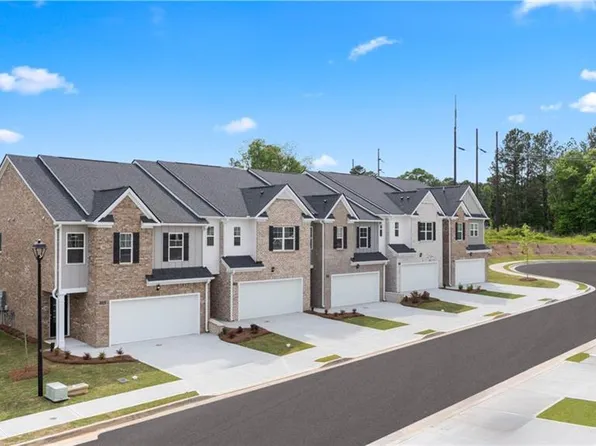 295 Silver Moon Dr, Loganville, GA 30052