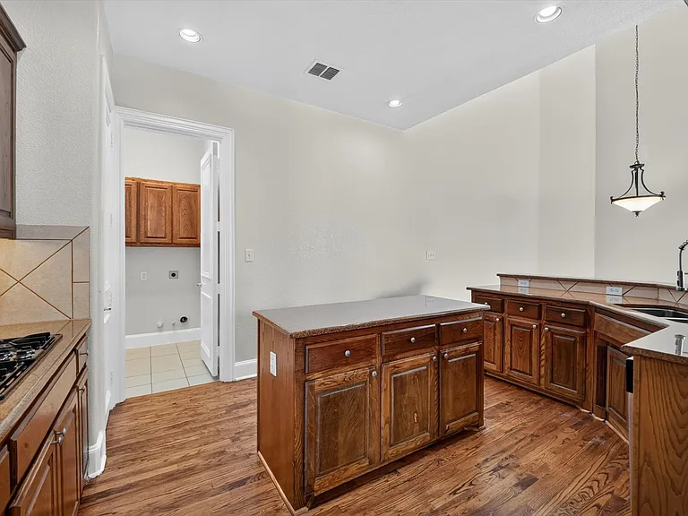 1145 Pedernales Trl — Photo 8
