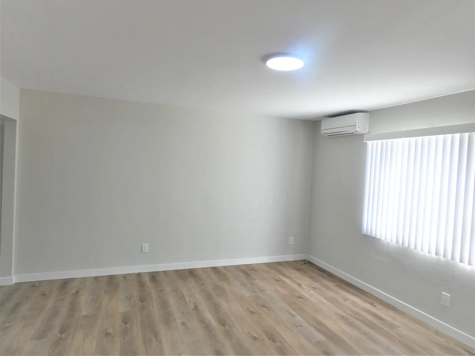 2 bed, 840 sqft, $2,350 — Photo 4
