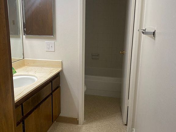 5th image of 4367 W 138th St #10254858