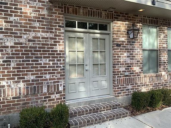 5th image of 827 Autumn Pl APT 103
