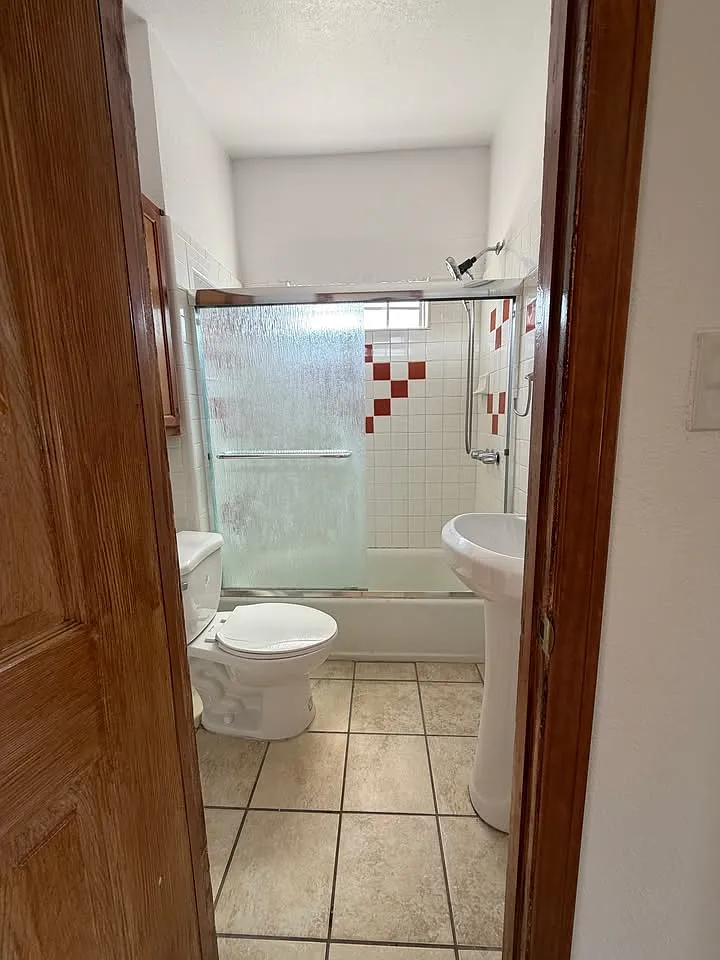 1172 N Kingsley Dr — Photo 2