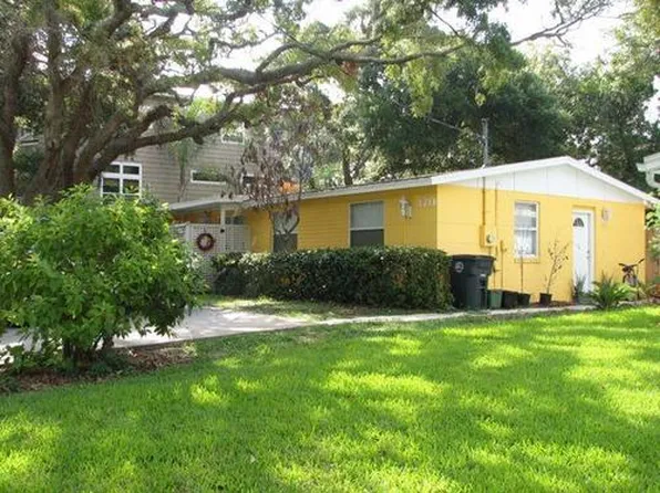 368 1st St, Atlantic Beach, FL 32233