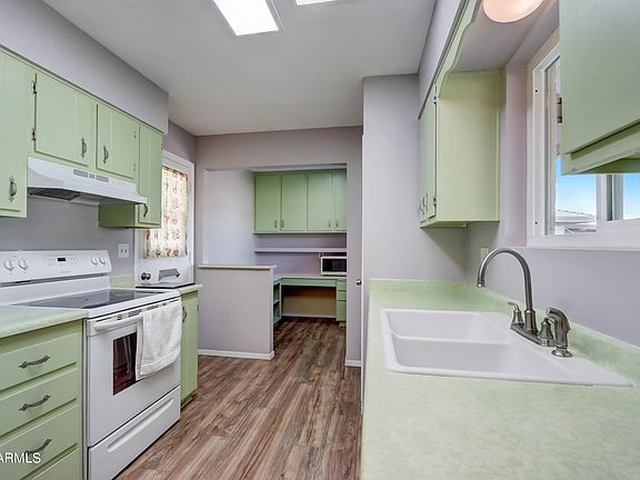 5th image of 10128 W CHERYL Drive