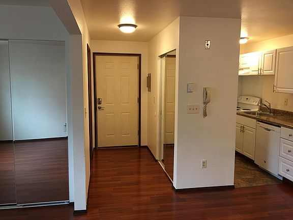 3rd image of 14314 32nd Ave NE APT 102