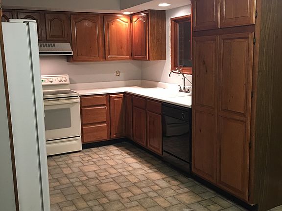 4th image of 5025 E Woodsmall Dr