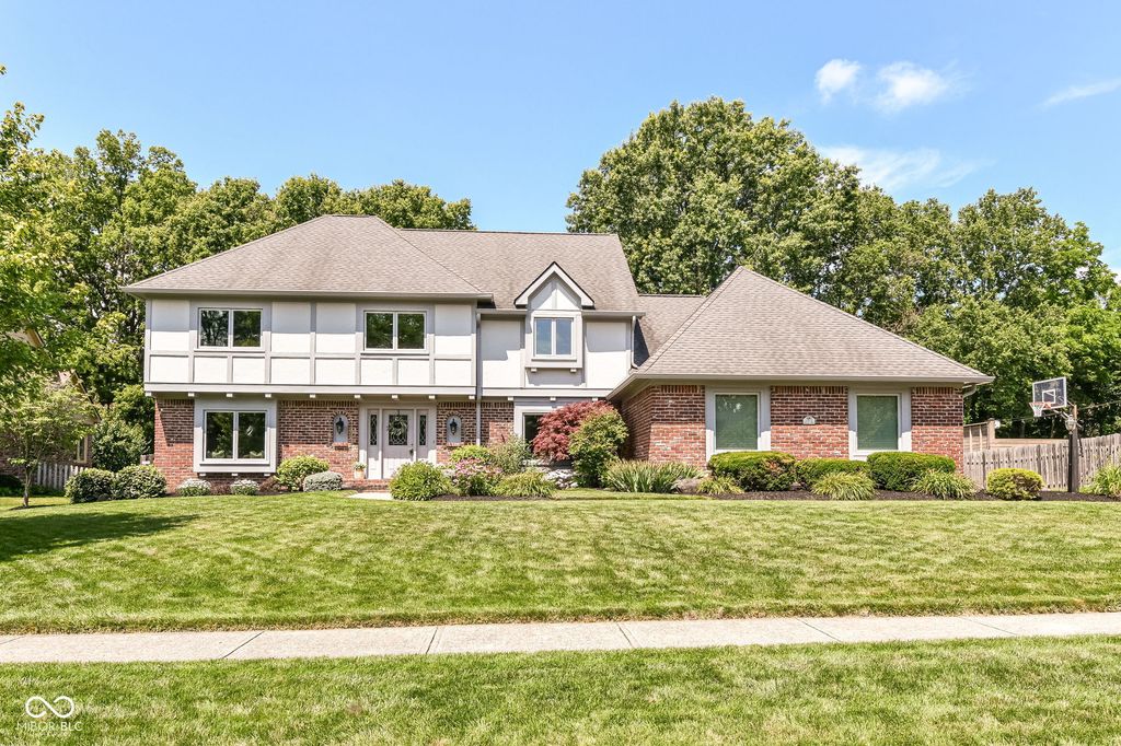 13572 Dallas Dr, Carmel, IN - View 2