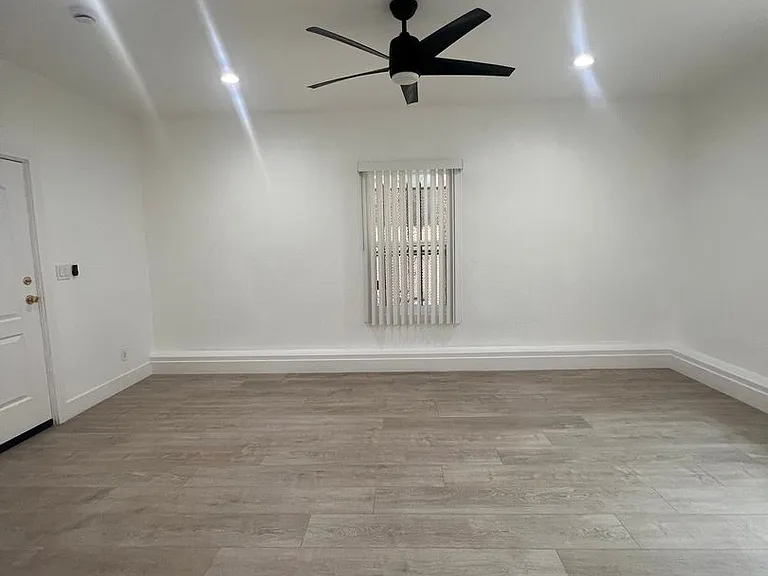 676 Shatto Place — Photo 10