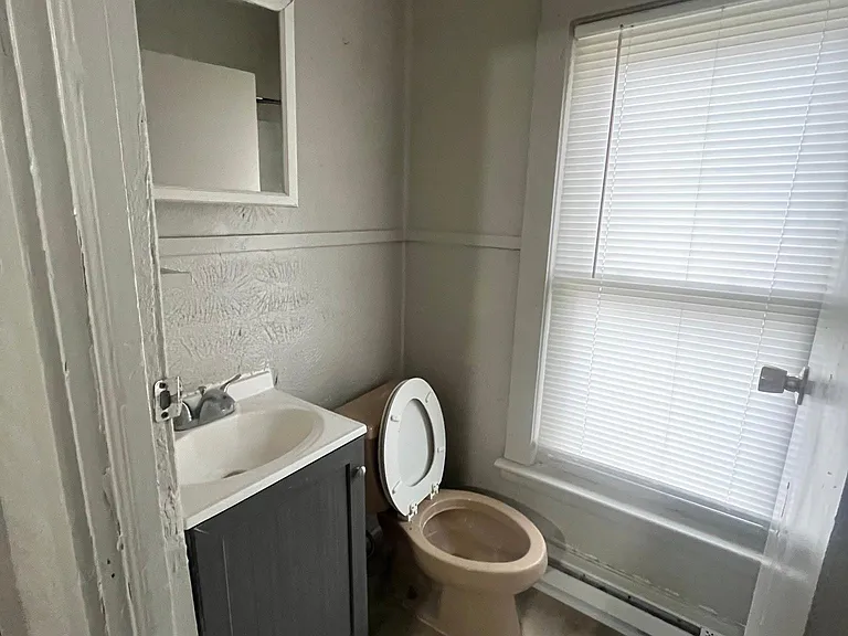 609 Birdsell St — Photo 5