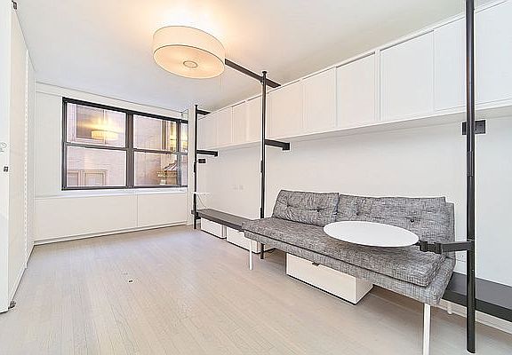 3rd image of 237 Madison Ave #605