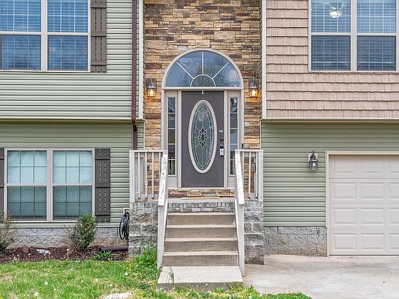 4th image of 1380 Freedom Dr