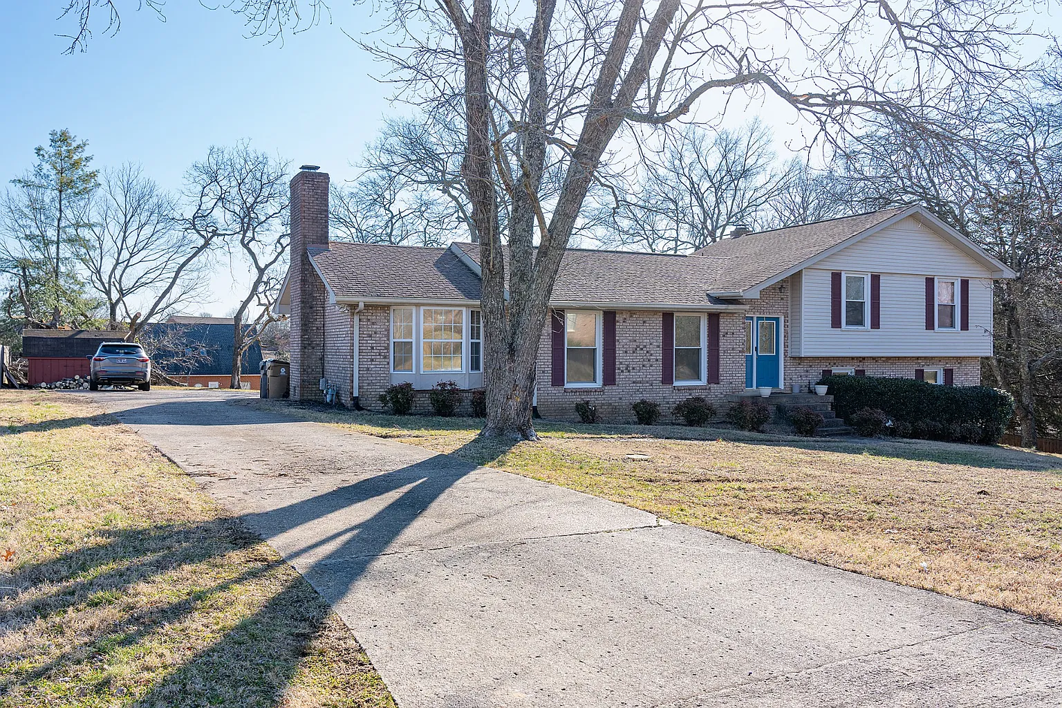 1005 Emily Dr photo 1