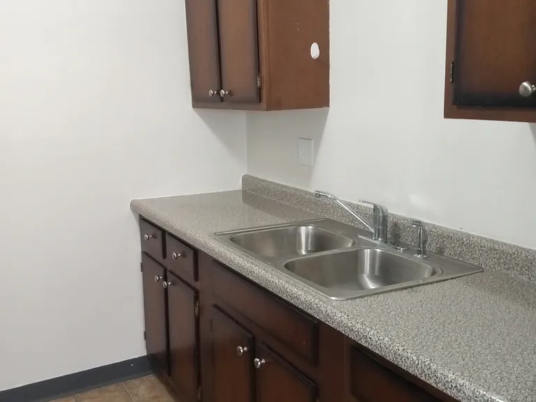 303 32nd St NE #2 — Photo 5