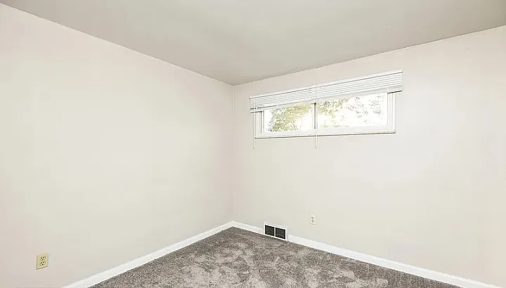 Colonial Dr, Monroeville — Photo 1