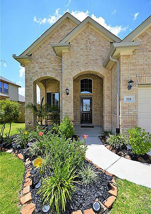 1st image of 222 Harbor Bend Ln