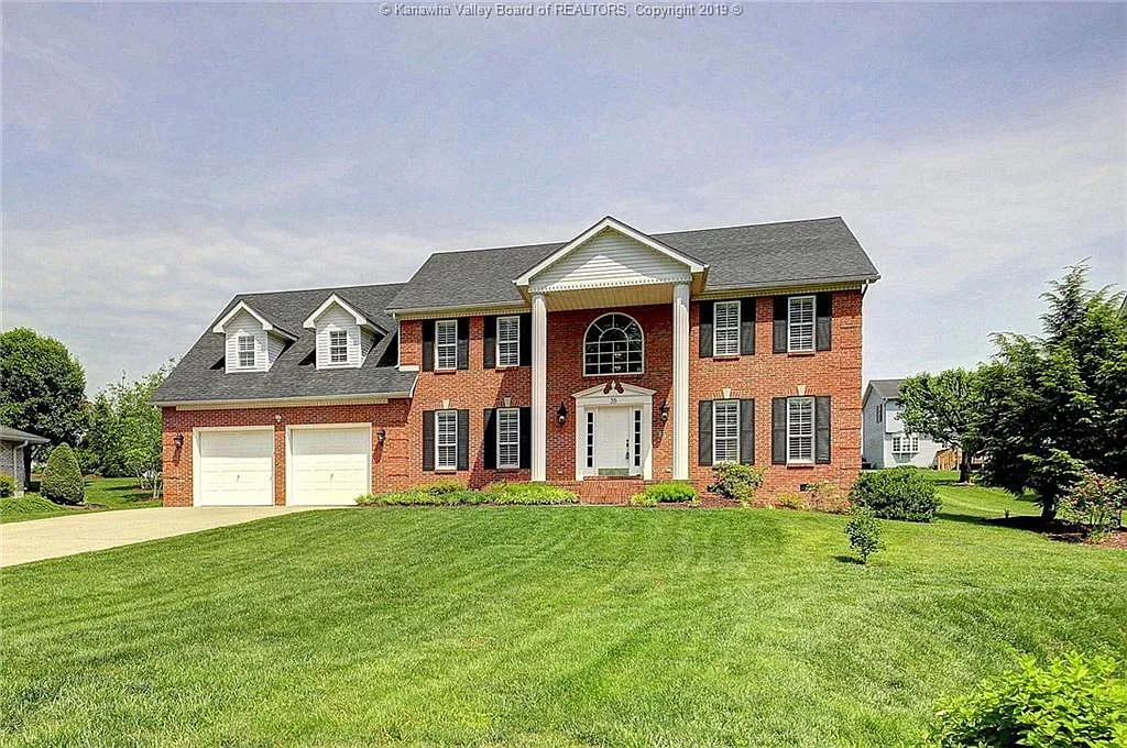 35 Sherwood Cir photo 1