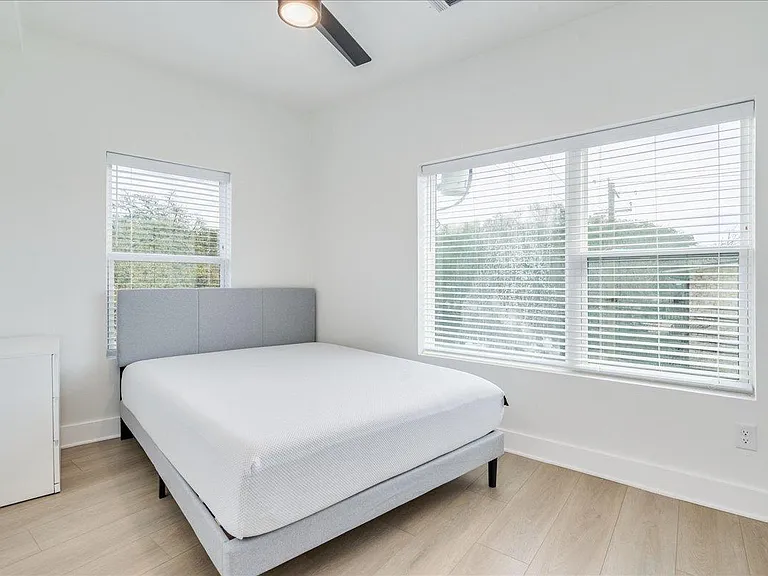 3000 Duval St #203 — Photo 9