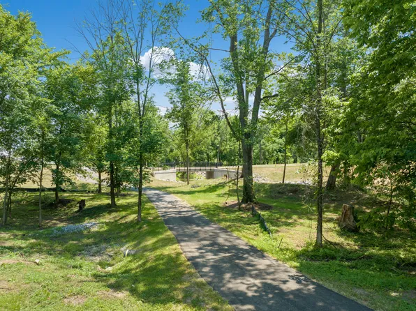 906 Bellerive Blvd, Nicholasville, KY 40356