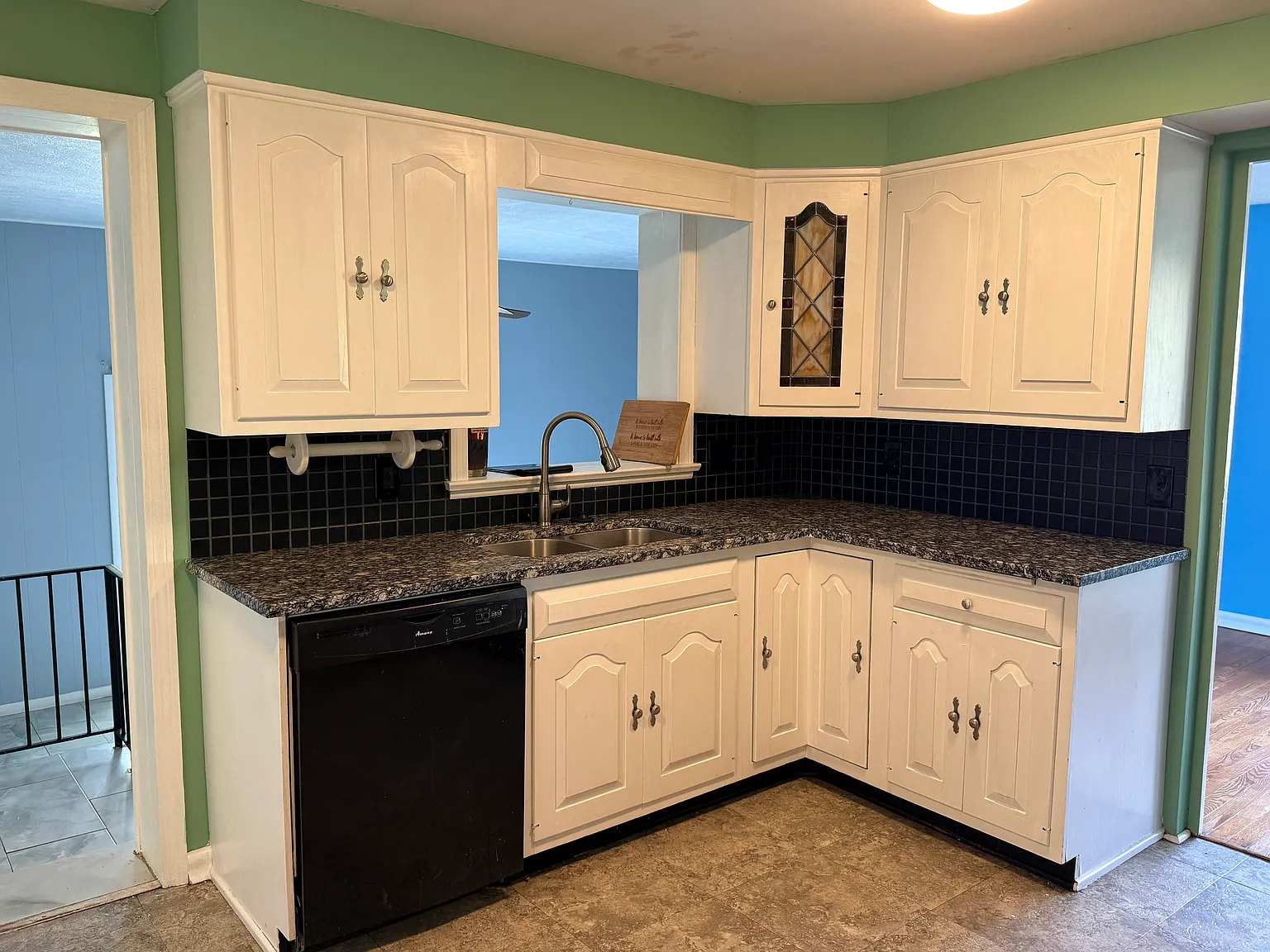 1106 S Chesley Dr — Photo 3