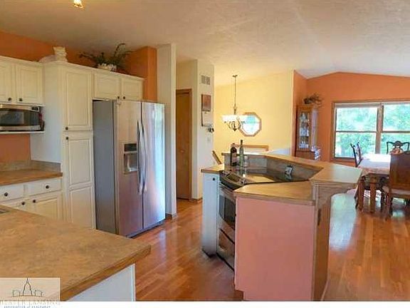 2nd image of 6586 Westview Dr
