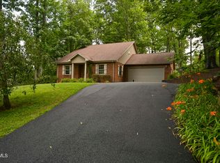 48 Wood Land Cir, Lebanon, VA 24266