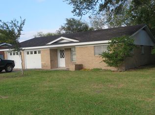503 Apollo Dr, Edna, TX 77957