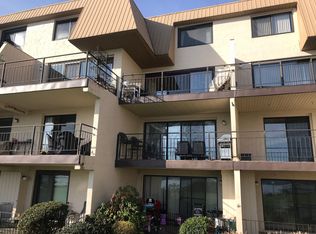 452 Bay Village Dr, Rochester, NY 14609