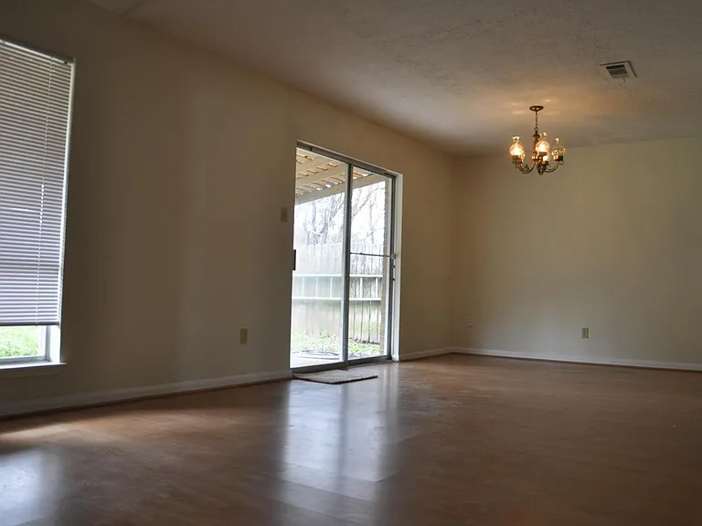 16454 Hickory Knoll Dr — Photo 5