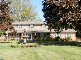 121 Glenwood Dr, Washington Crossing, PA 18977