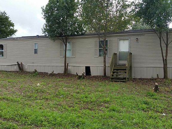 4th image of 4220 E Wyoming Ln