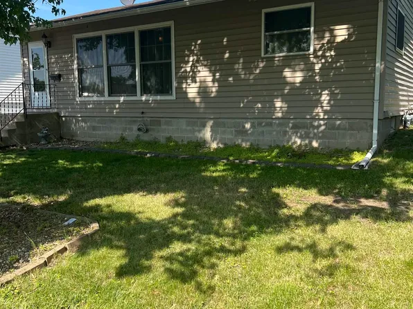 1006 Oswego St, Tama, IA 52339