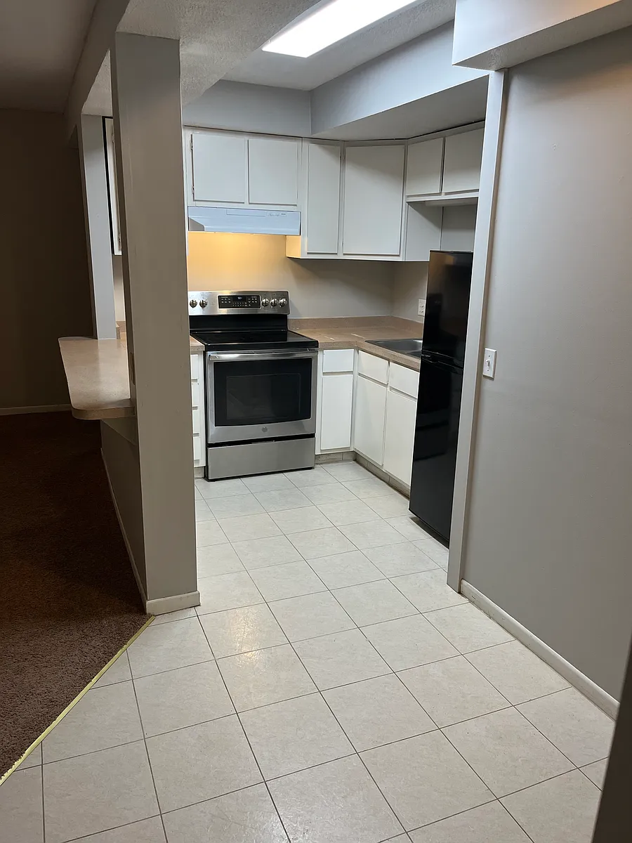 Building Photo - 427 S 14th St #427