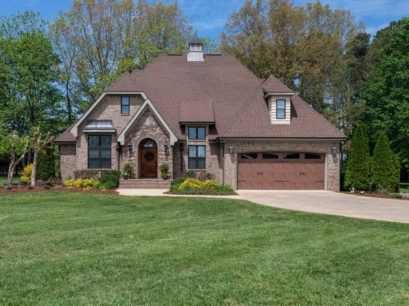 115 N Main St, Loretto, TN 38469