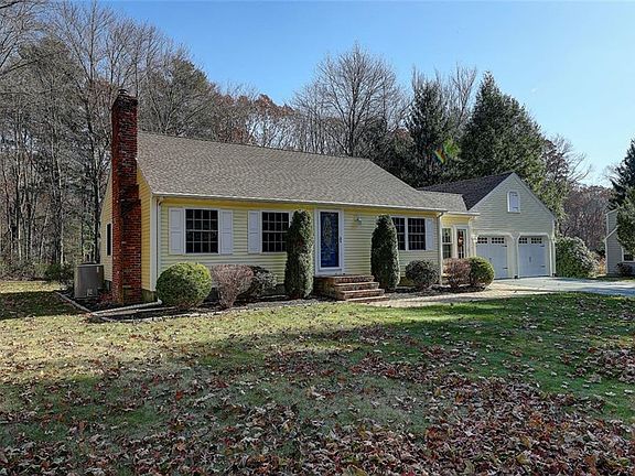 5th image of 14 Old Field Dr