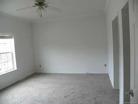 5th image of 114 Mountain Crest Dr
