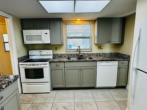 4th image of 125 Base Ave E #125