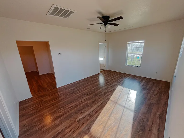 101 Sweeney Ave — Photo 3